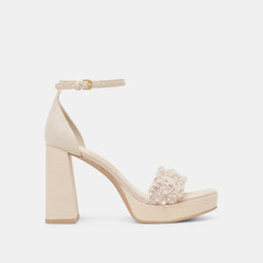 PELTIN PEARL HEELS VANILLA WOVEN RAFFIA
– Dolce Vita / Dolce Vita