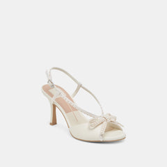 LONNY PEARL HEELS WHITE SATIN
– Dolce Vita / Dolce Vita