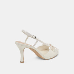 LONNY PEARL HEELS WHITE SATIN
– Dolce Vita / Dolce Vita