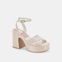 WESSI PEARL HEELS VANILLA PEARLS
– Dolce Vita / Dolce Vita