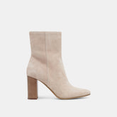 SUZY BOOTIES TAUPE SUEDE
– Dolce Vita / Dolce Vita