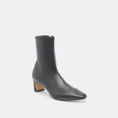 ANIKA WIDE BOOTS BLACK STELLA
– Dolce Vita / Dolce Vita