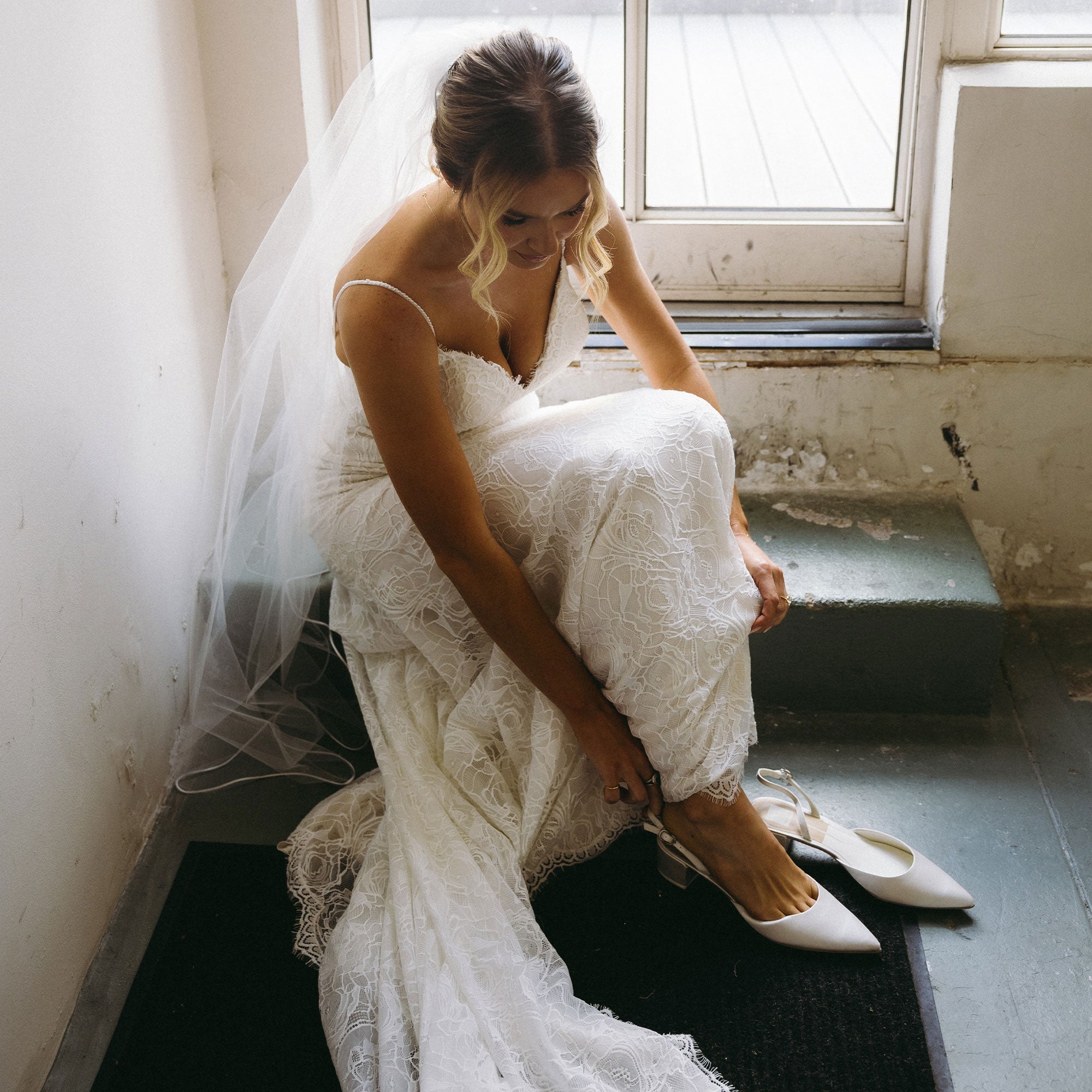 Carel Off White Satin Heels / Dolce Vita