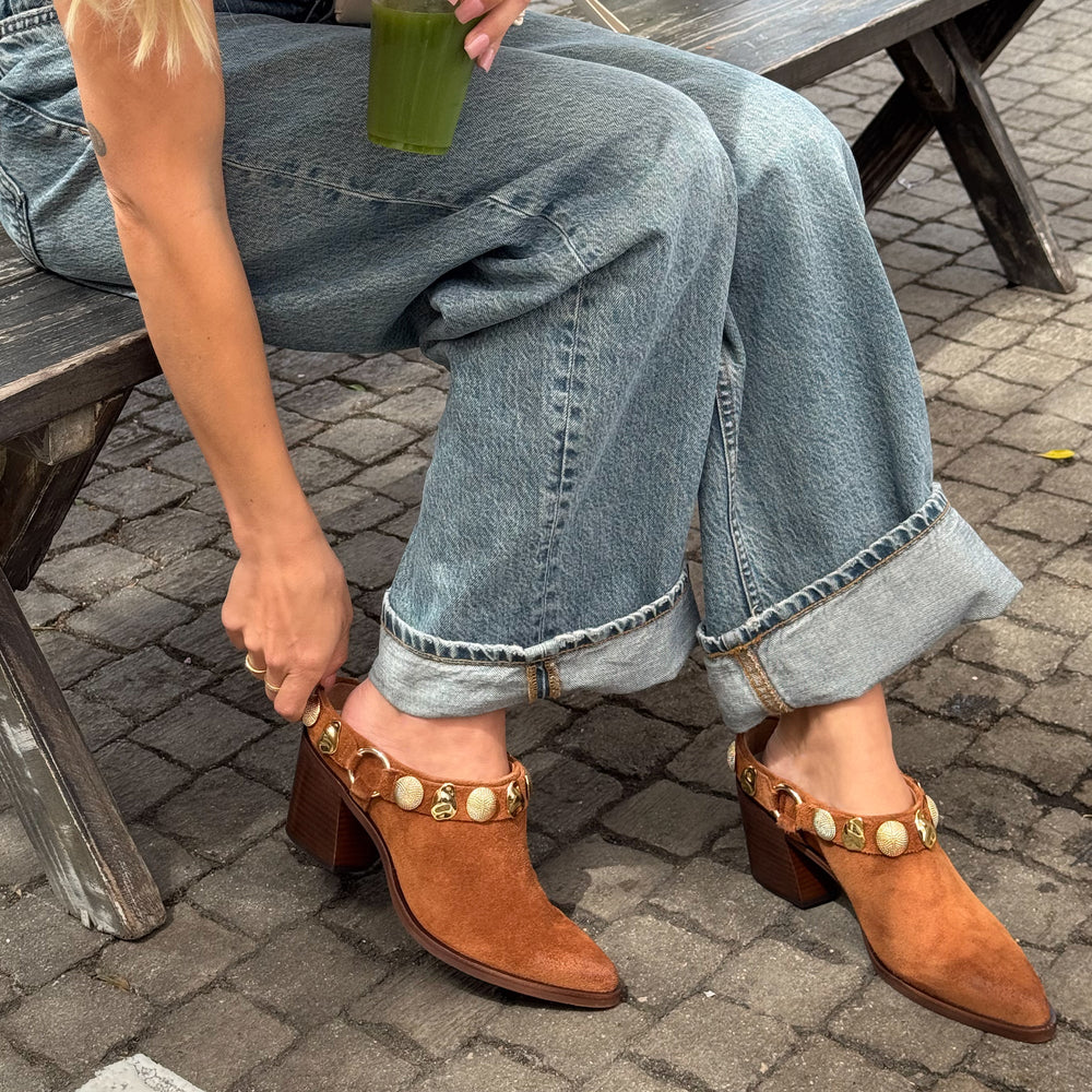 Kanyon Brown Suede Heels / Dolce Vita