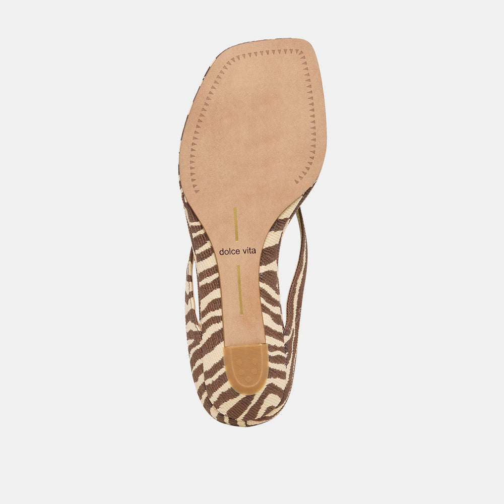 GIZEL Beige Zebra Raffia Thong Square-Toe Sandals / Dolce Vita