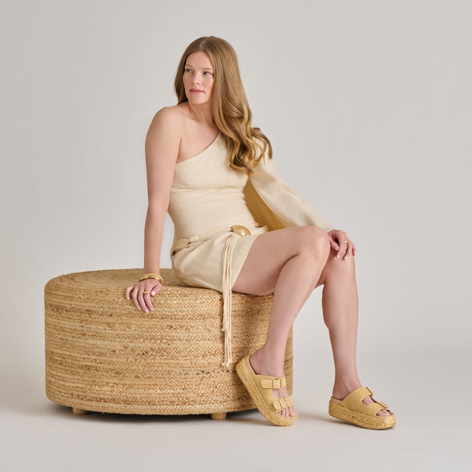Falyn Lt Natural Woven Raffia Sandals / Dolce Vita
