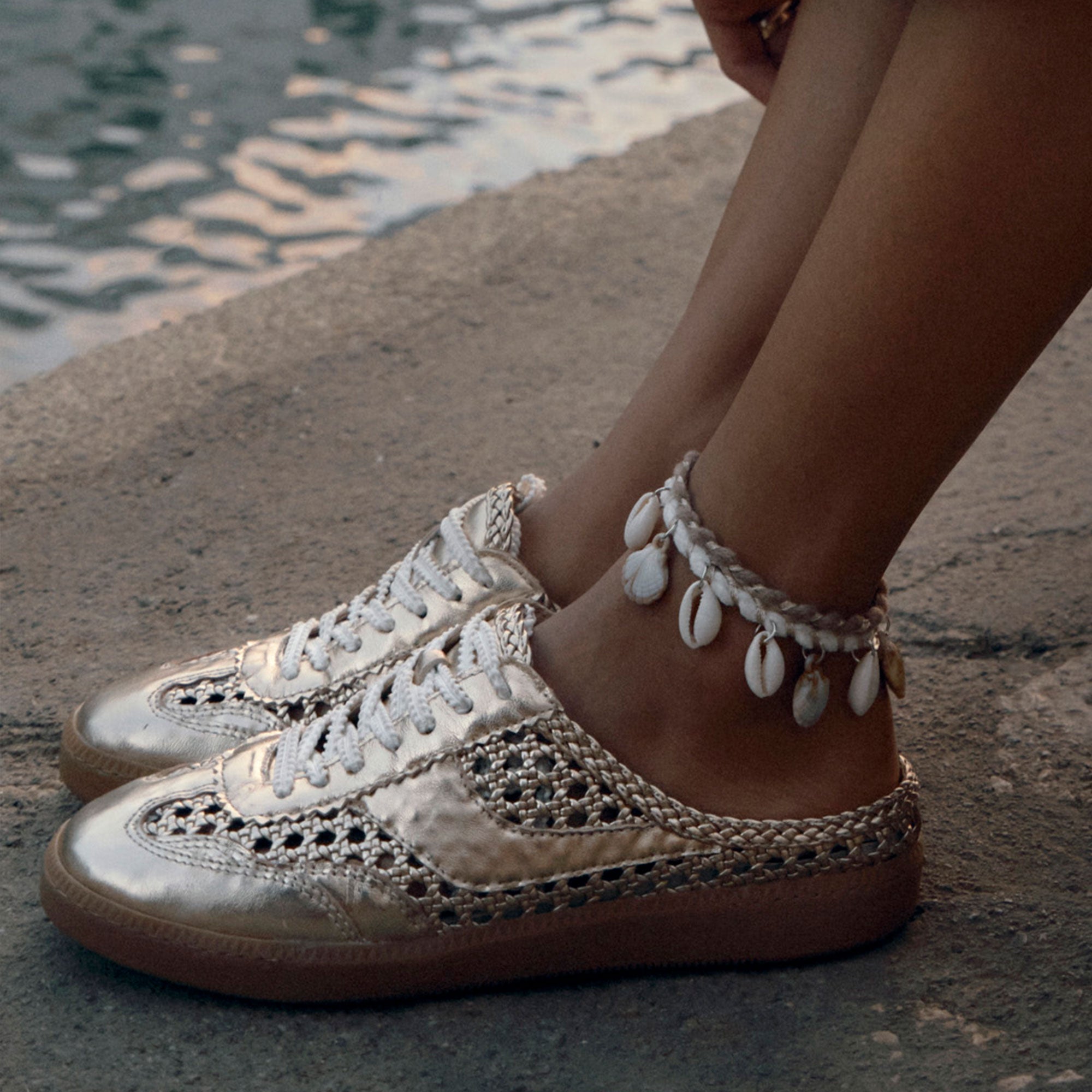 Notice Slide Gold Woven Stella Sneakers / Dolce Vita