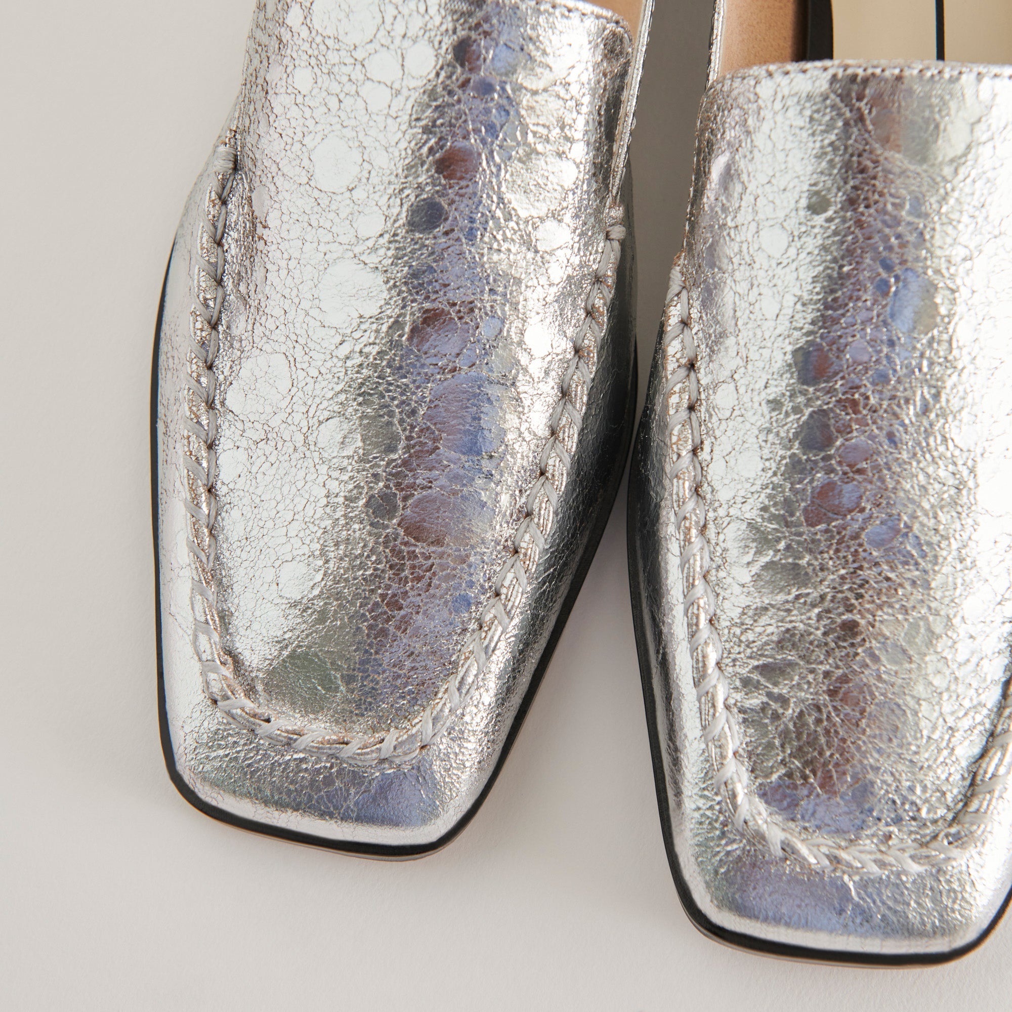 Beny Flats Silver Distressed Leather | Silver Leather Flats for Women
 – Dolce Vita / Dolce Vita