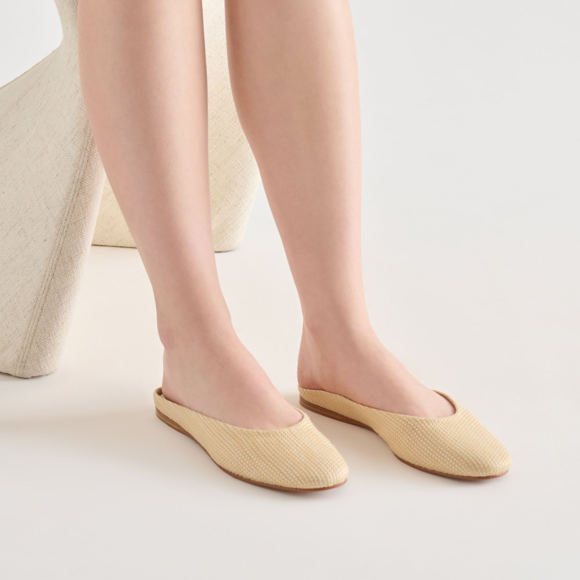 Eila Lt Natural Raffia Flats / Dolce Vita