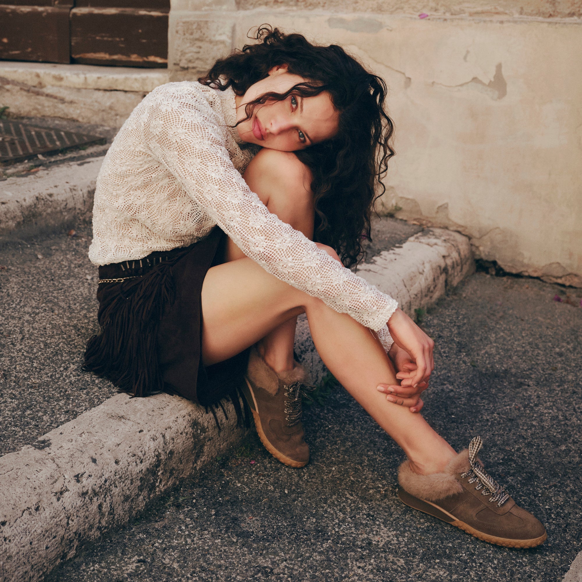 Izzey Plush Olive Suede Sneakers / Dolce Vita