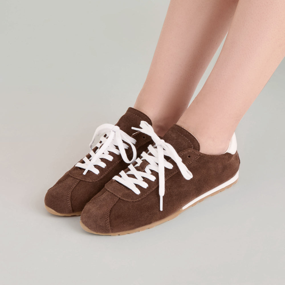 Serina Dk Brown Suede Sneakers / Dolce Vita