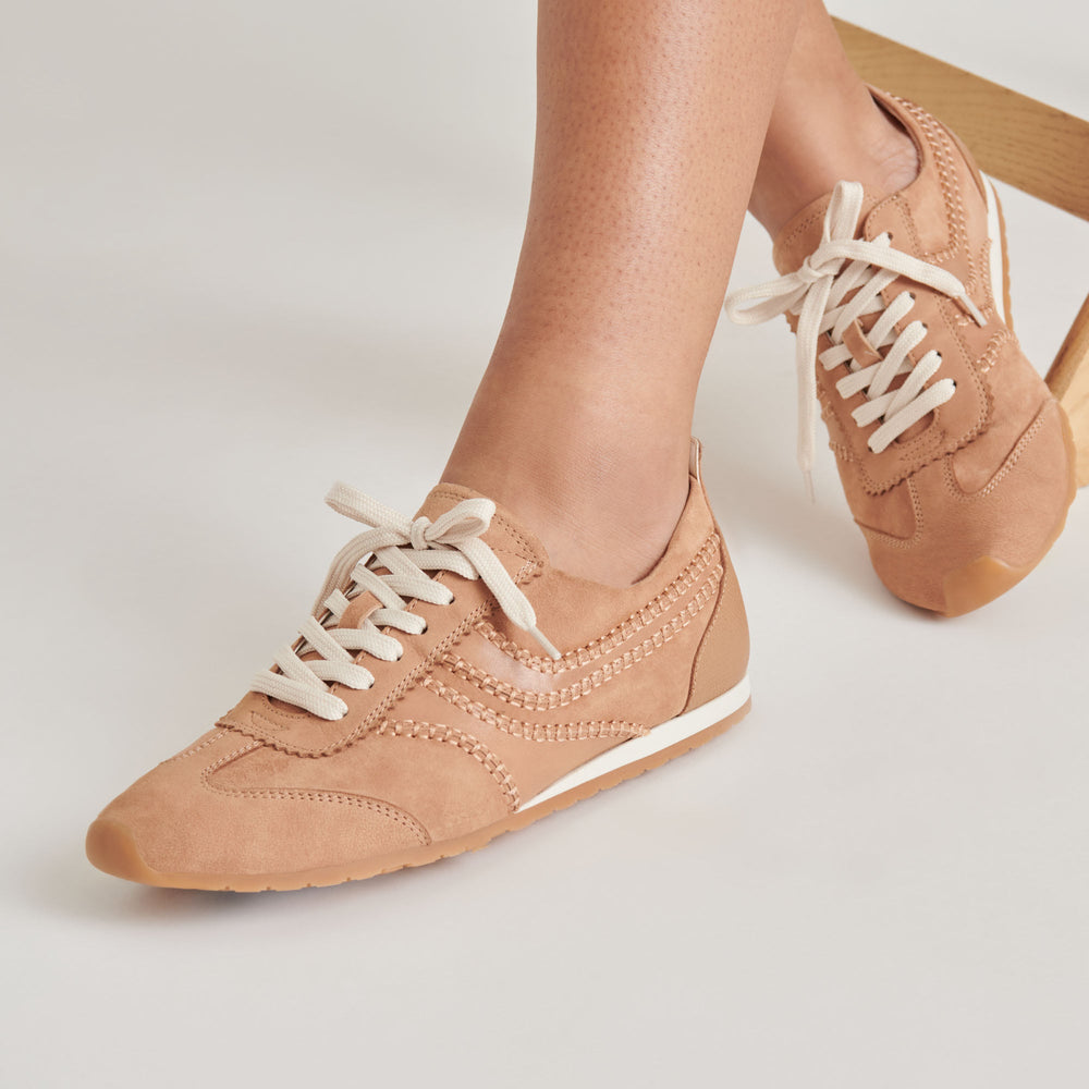 DELANY SNEAKERS TOFFEE NUBUCK
 – Dolce Vita / Dolce Vita