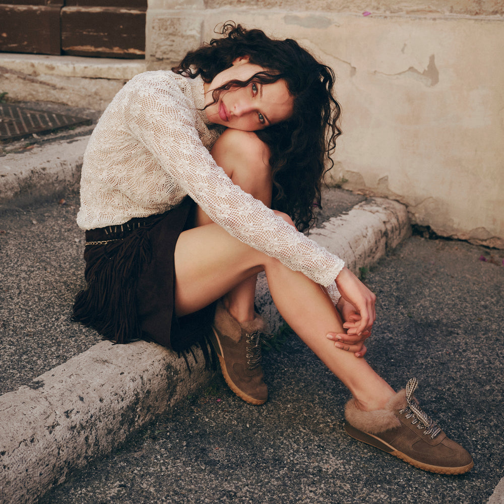 Izzey Plush Olive Suede Sneakers / Dolce Vita