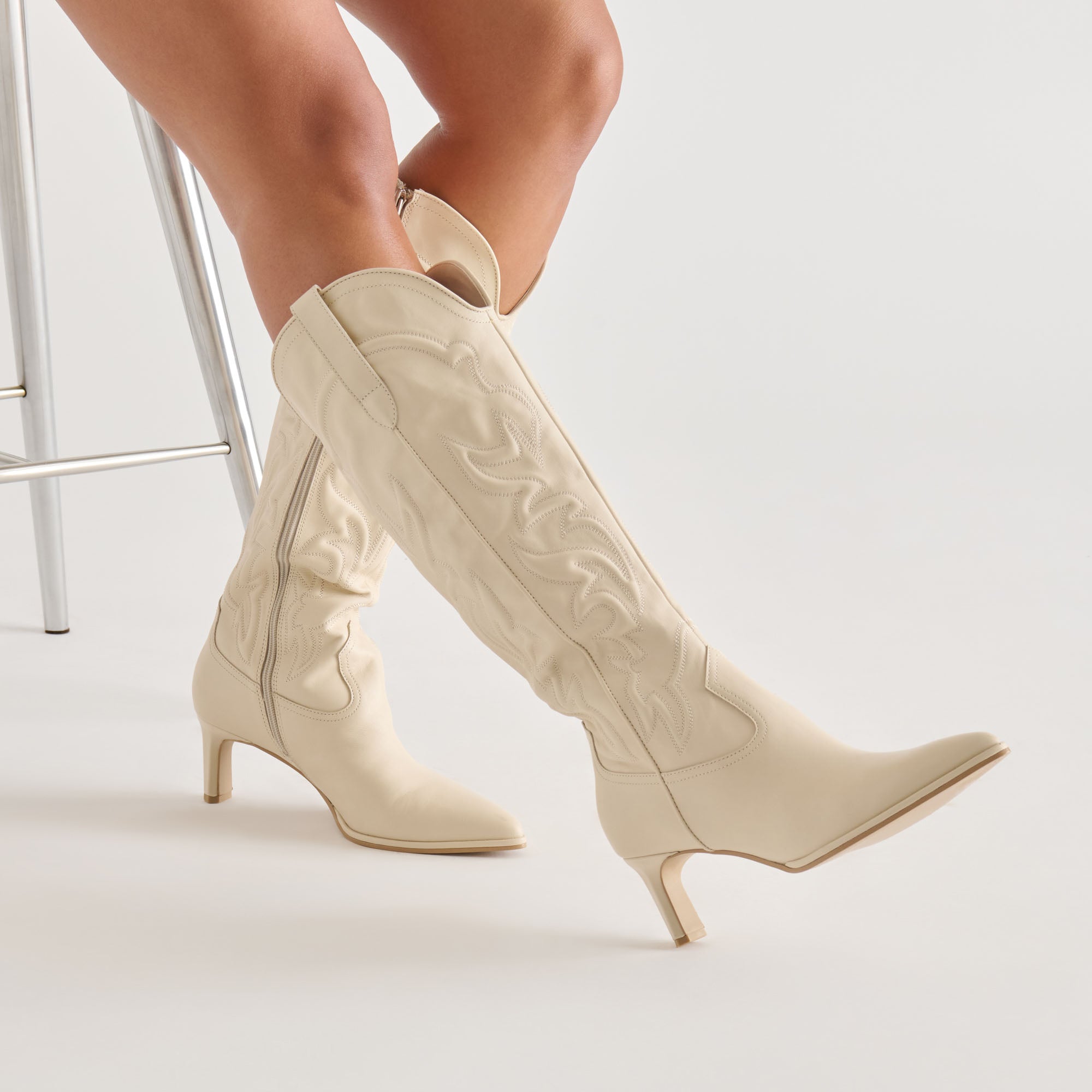 Alisa Creme Leather Boots / Dolce Vita