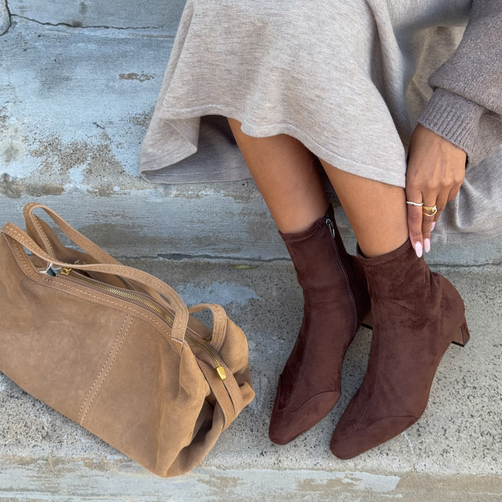 Anika Dk Brown Stella Suede Boots / Dolce Vita