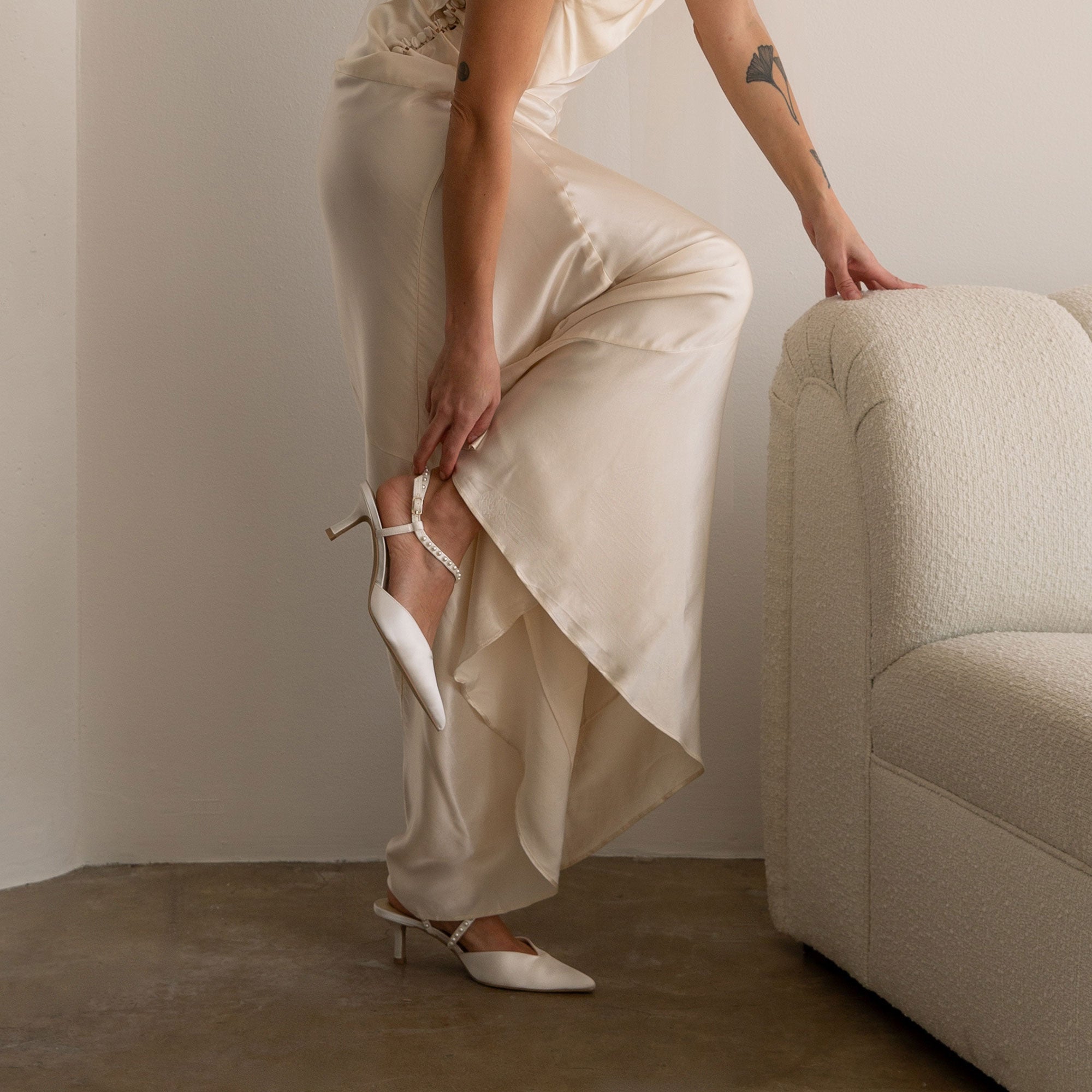 Kamra Pearl True White Satin Mid Heels / Dolce Vita