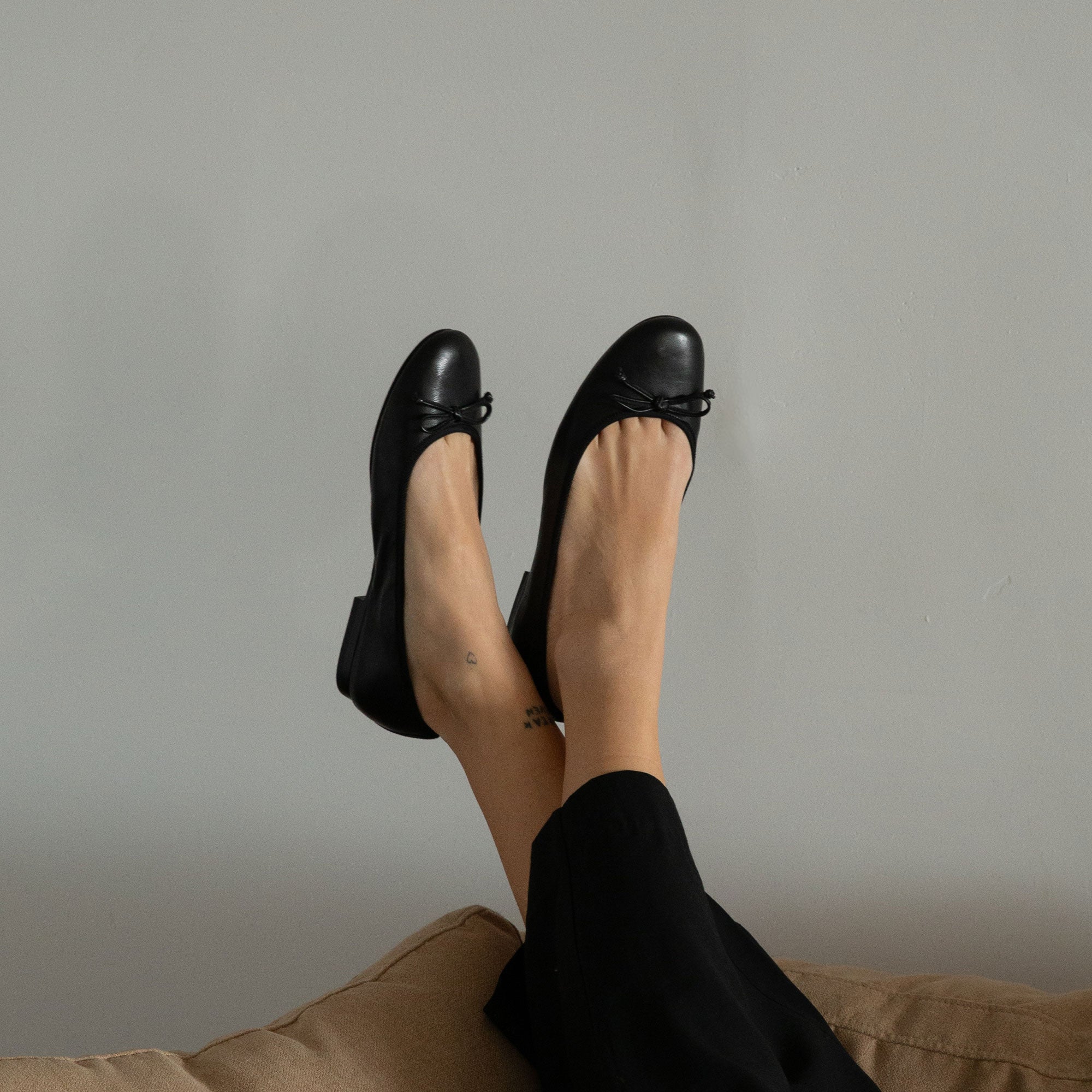 Ritla Black Leather Ballet Flats / Dolce Vita