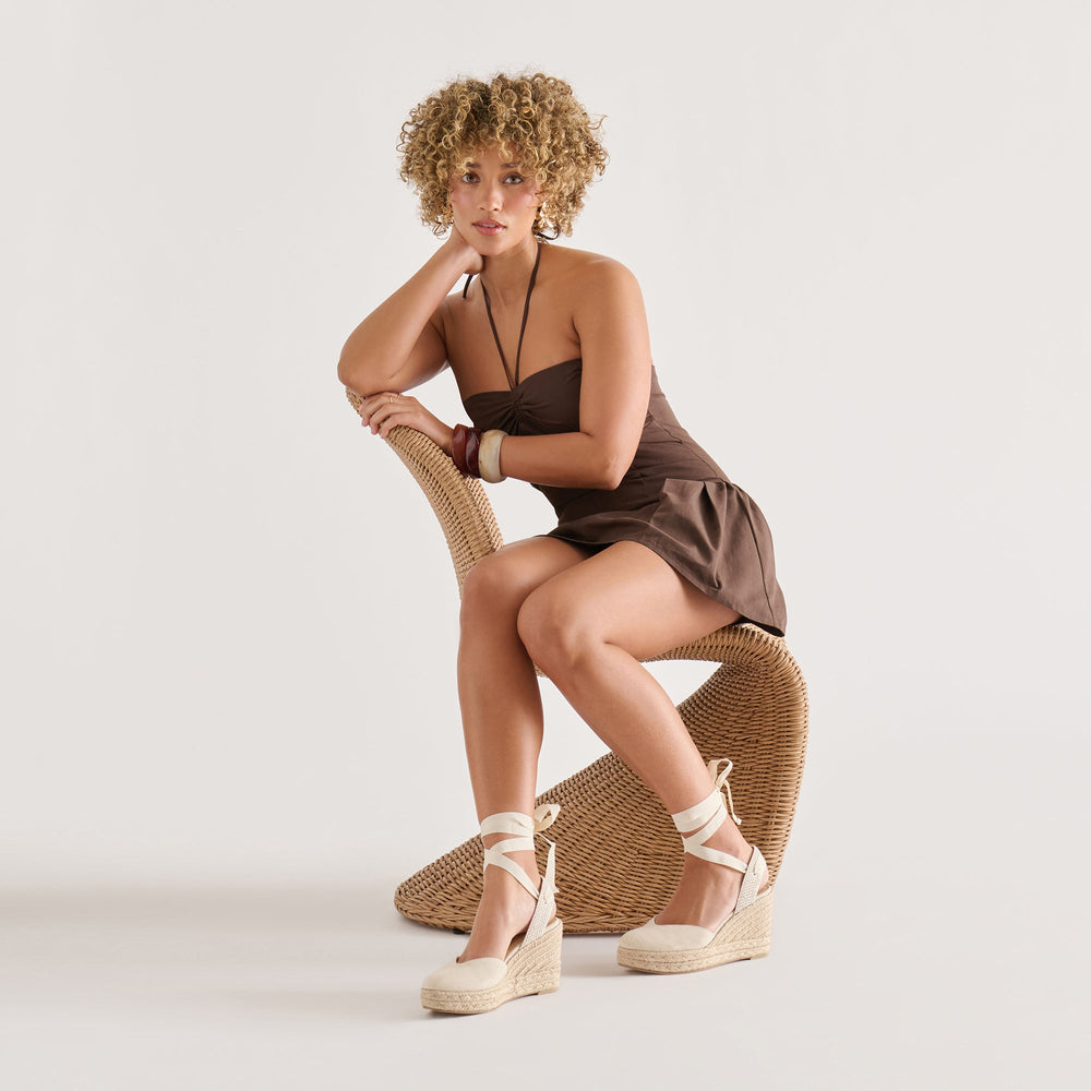 Noura Ecru Linen Wedges / Dolce Vita