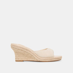 Vaya Ecru Linen Wedges / Dolce Vita
