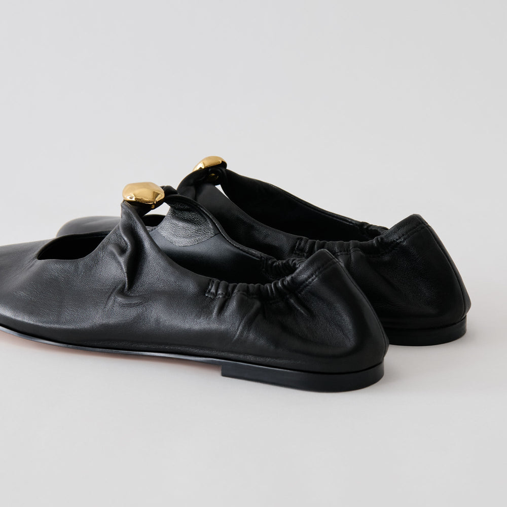 Cornel Black Leather Flats / Dolce Vita