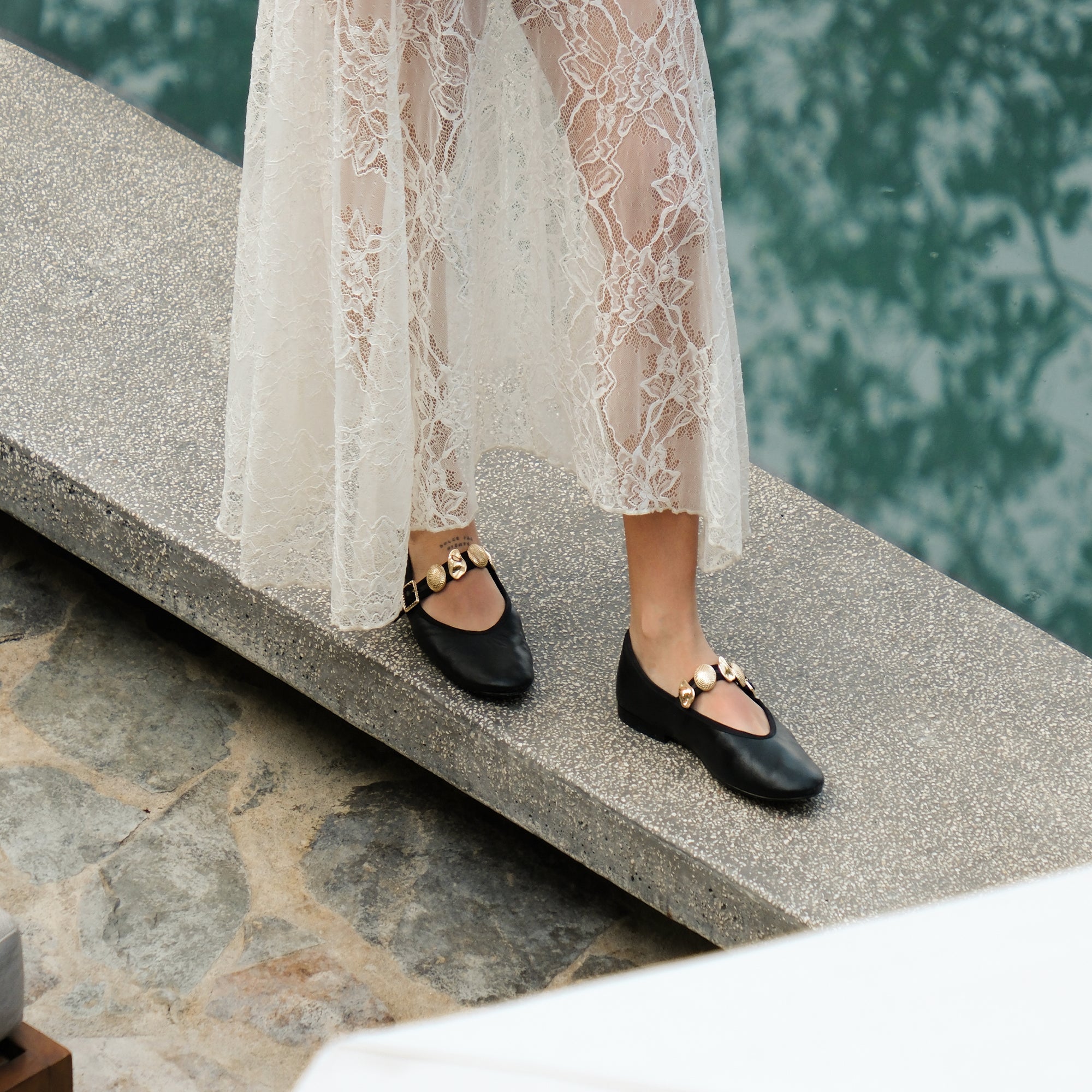 Relan Black Leather Ballet Flats / Dolce Vita