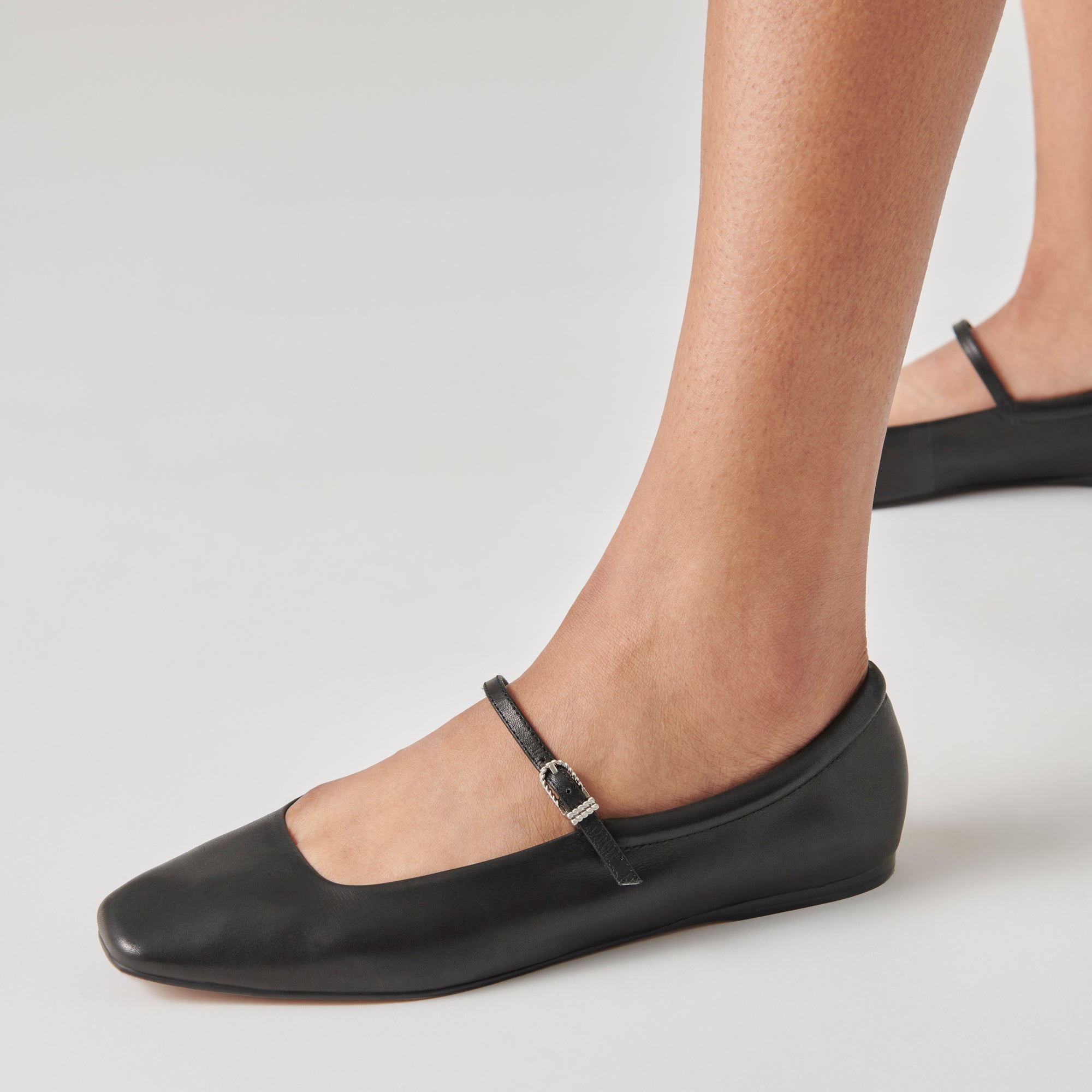 Reyes Wide Ballet Flats Black Leather | Leather Ballet Flats
 – Dolce Vita / Dolce Vita