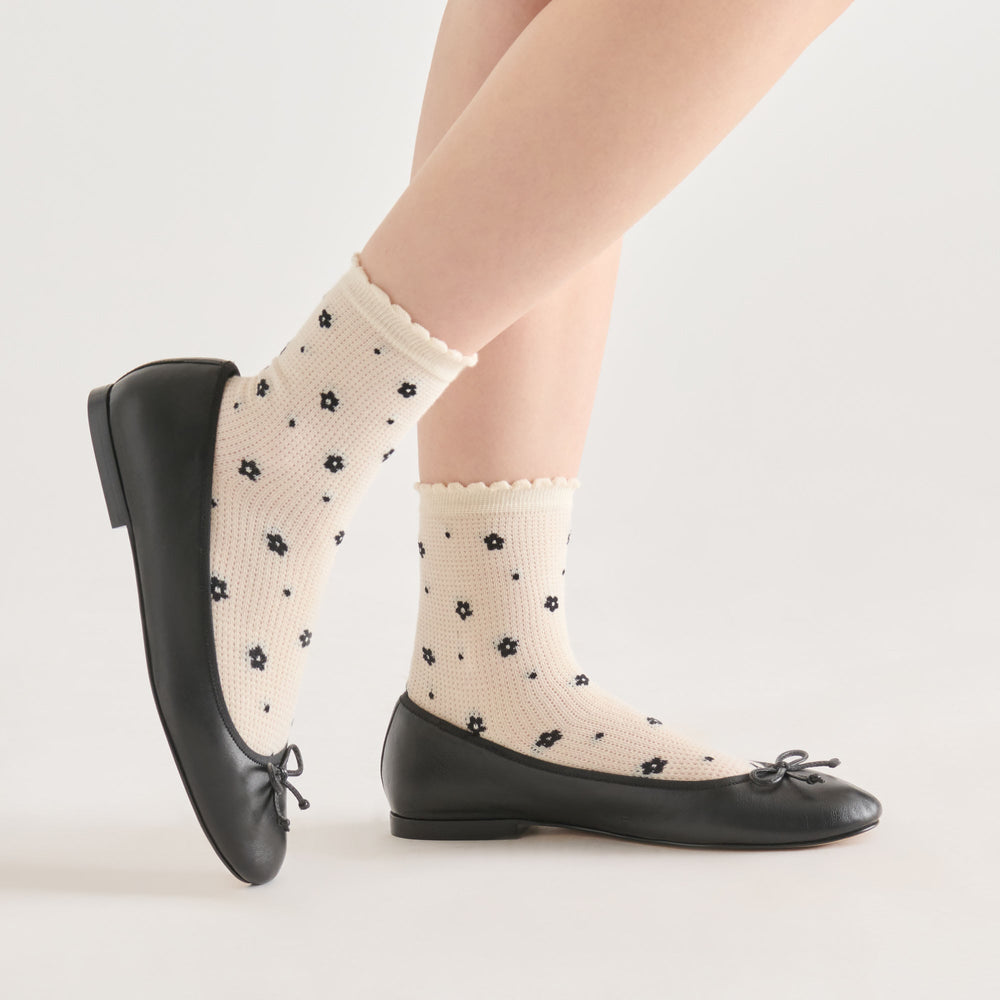 Flower Mesh White Black Anklet Socks / Dolce Vita