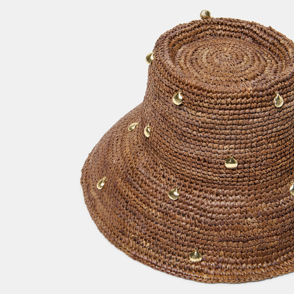 STRAW CLOCHE WITH CHARMS BROWN
 – Dolce Vita / Dolce Vita