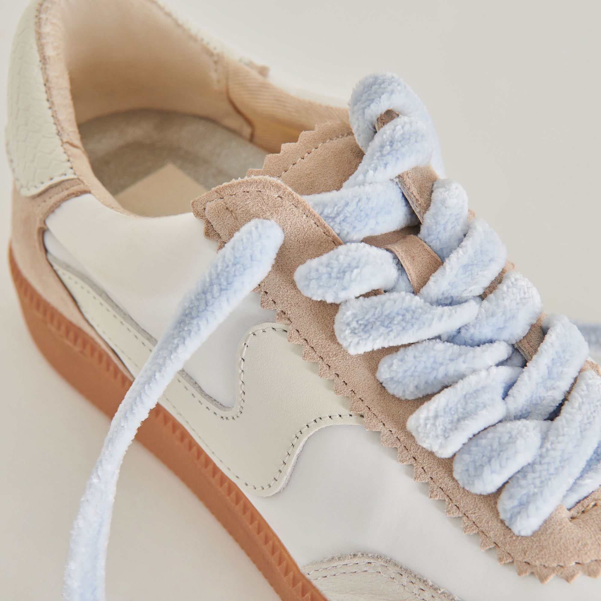 FUZZY LACE LIGHT BLUE
 – Dolce Vita / Dolce Vita